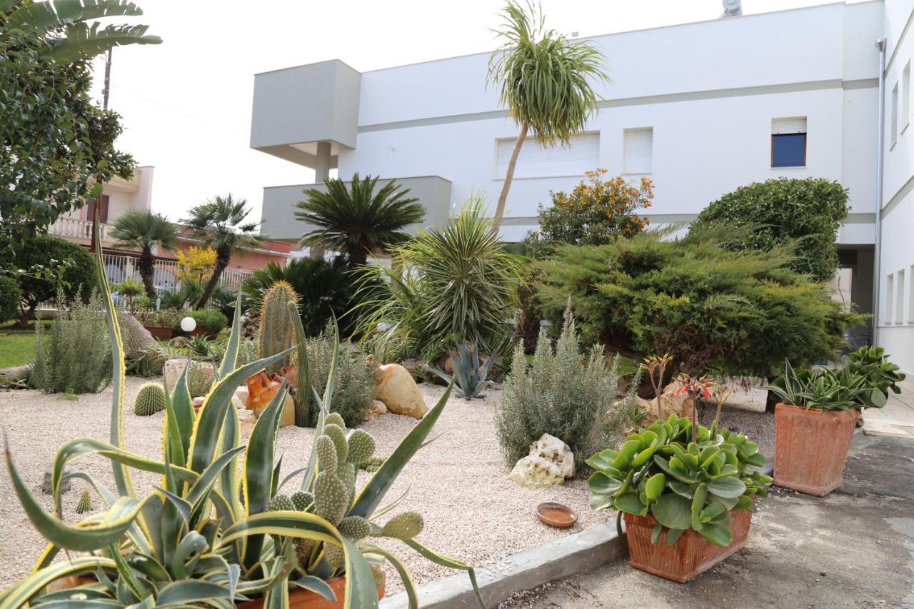 Viro House Panzió Squinzano Kültér fotó
