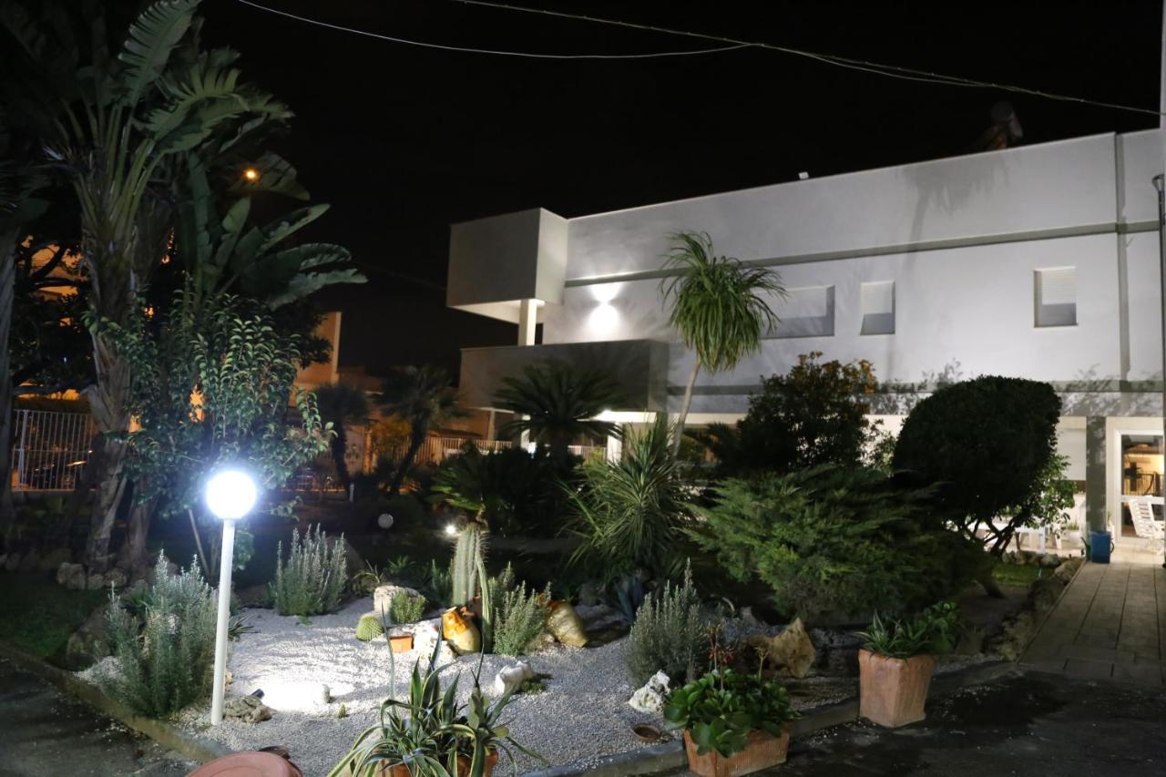 Viro House Panzió Squinzano Kültér fotó