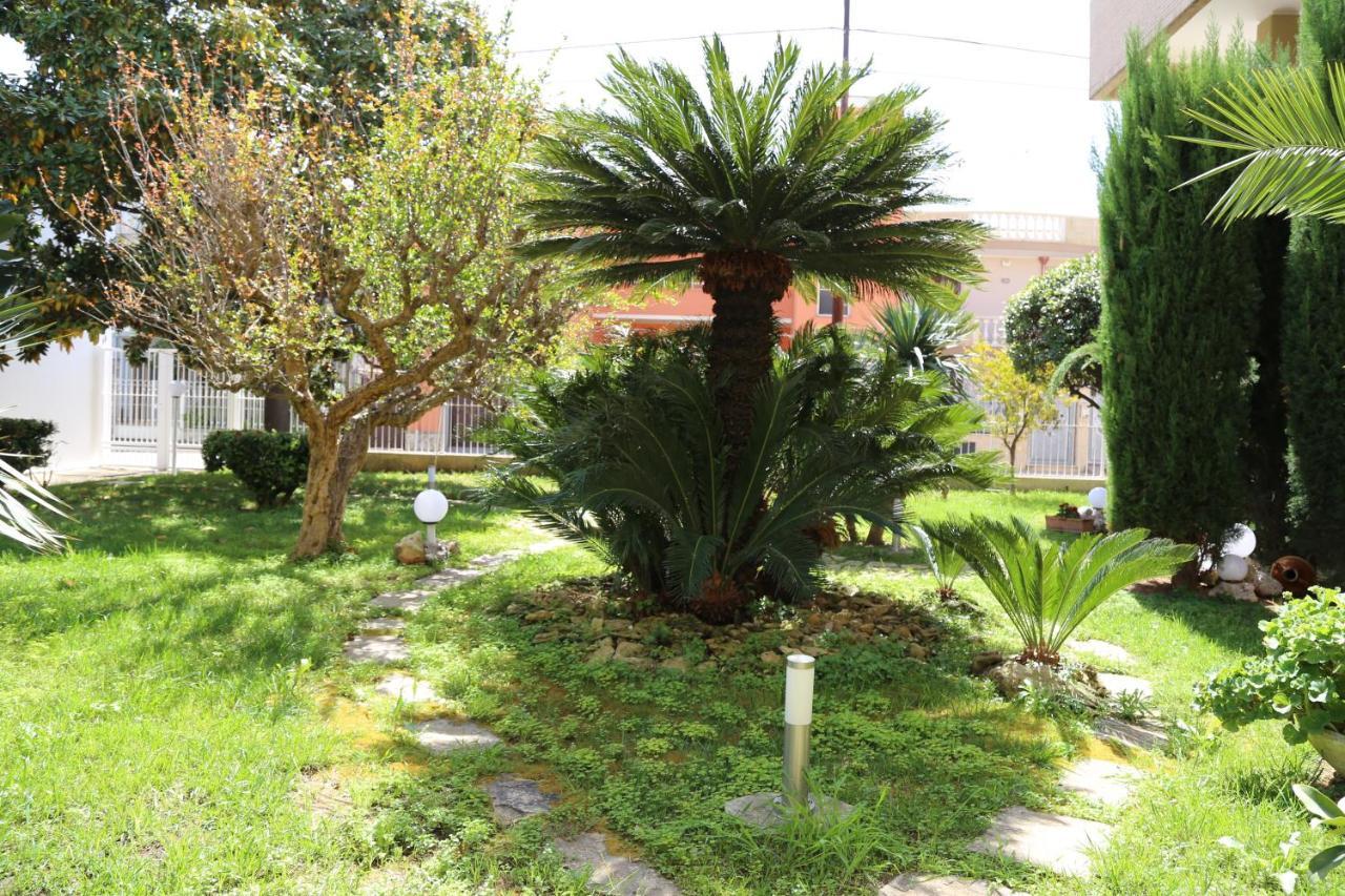Viro House Panzió Squinzano Kültér fotó