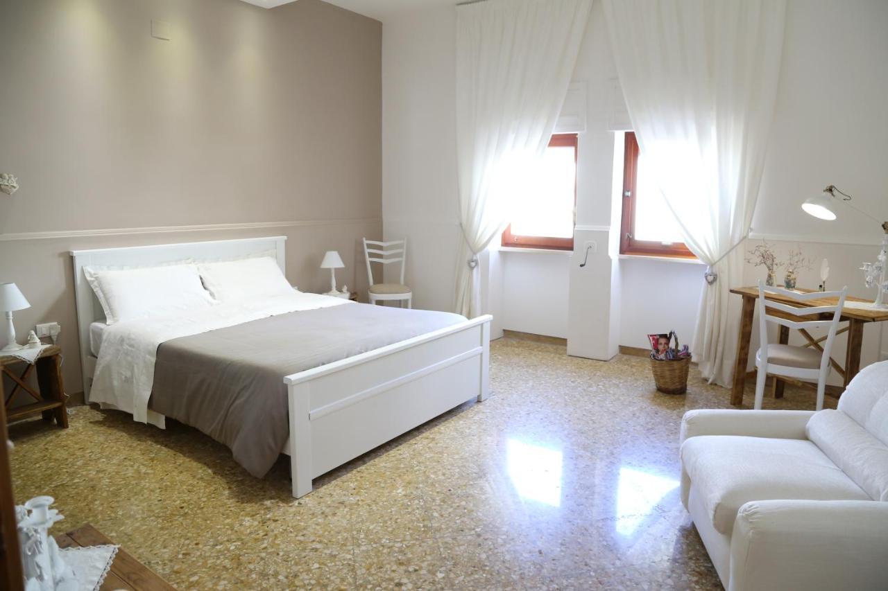 Viro House Panzió Squinzano Kültér fotó