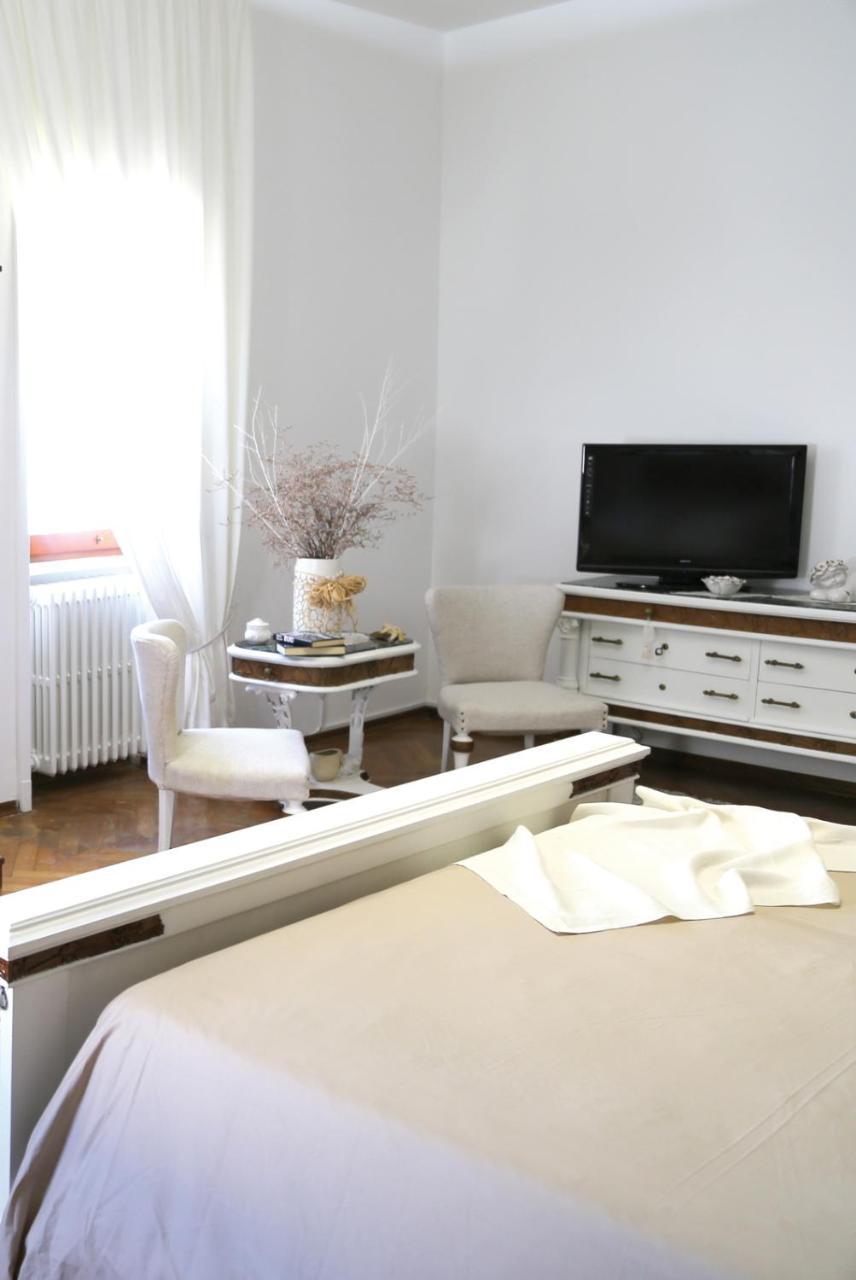 Viro House Panzió Squinzano Kültér fotó