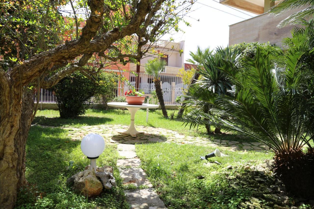 Viro House Panzió Squinzano Kültér fotó